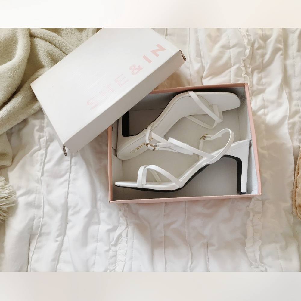 BRAND NEW Shein croc embossed sling back heels